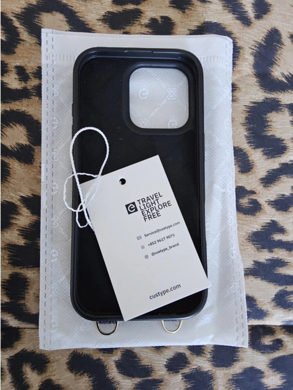 CUSTYPE Black Leather-Textured MagSafe Phone Case- For iPhone 16 Pro - Picture 2 of 3